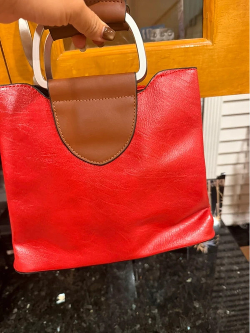 Red bag - Picture 3 of 3